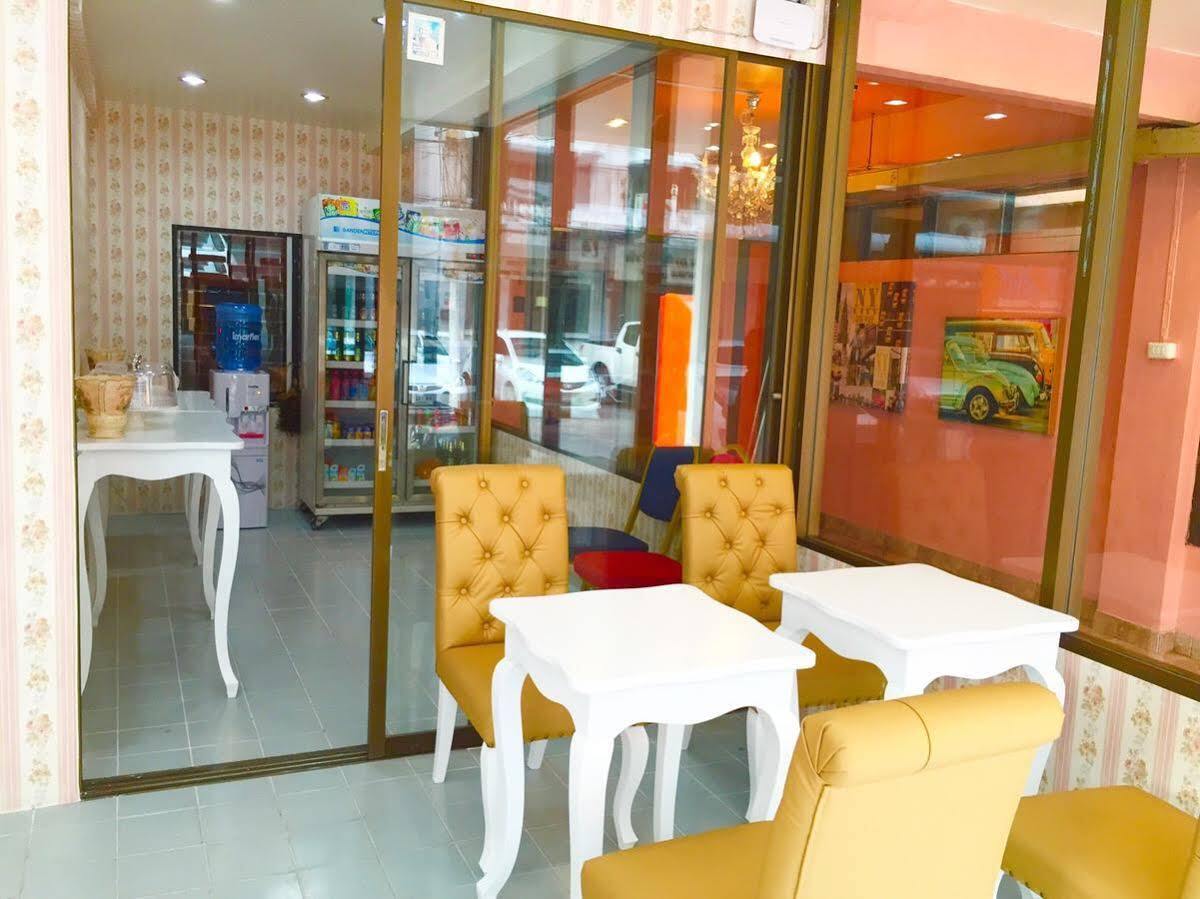 De Sky Sukhumvit Ekkamai Hotel Bangkok Exterior photo
